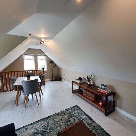 Beautiful 2 Bedroom Guest House With Private Pool In Lacock, Wiltshire エクステリア 写真