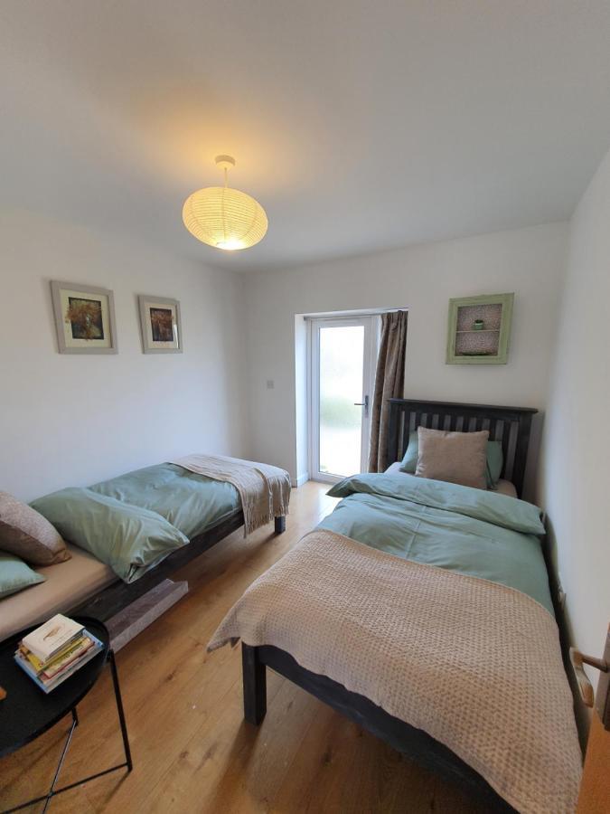 Beautiful 2 Bedroom Guest House With Private Pool In Lacock, Wiltshire エクステリア 写真