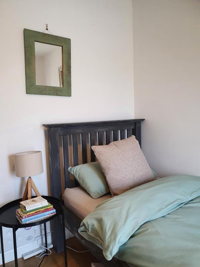 Beautiful 2 Bedroom Guest House With Private Pool In Lacock, Wiltshire エクステリア 写真