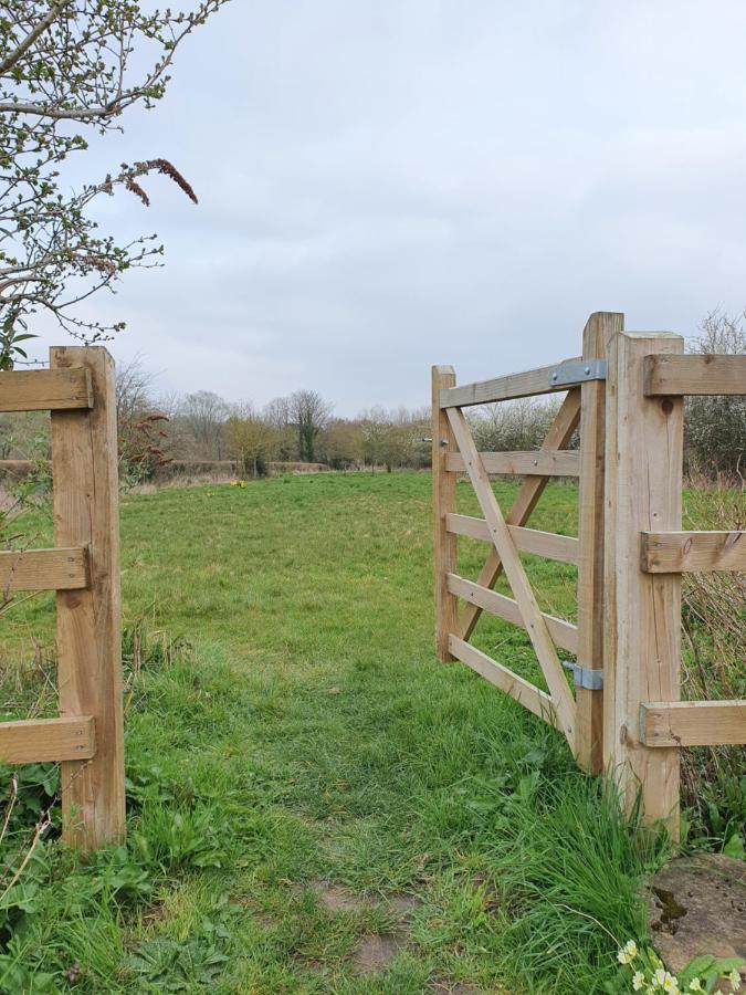 Beautiful 2 Bedroom Guest House With Private Pool In Lacock, Wiltshire エクステリア 写真
