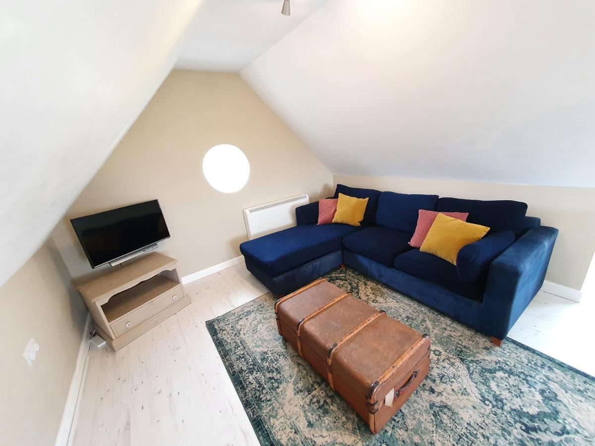 Beautiful 2 Bedroom Guest House With Private Pool In Lacock, Wiltshire エクステリア 写真